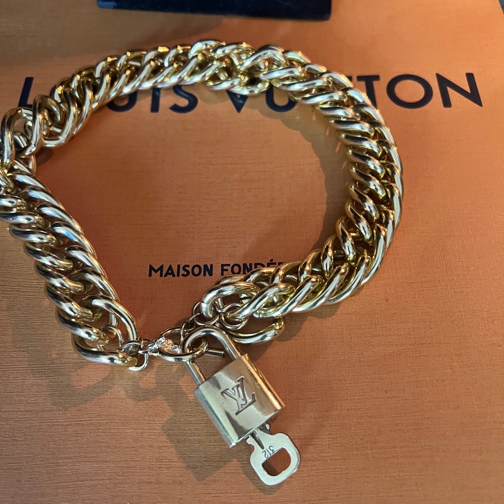 Louis Vuitton Padlock & Key w/ Anne Klein Chunky Toggle Chain #312 - Picture 4 of 7